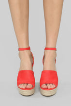 Load image into Gallery viewer, Don't Trip Wedge - Coral