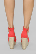 Load image into Gallery viewer, Don't Trip Wedge - Coral