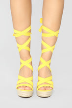 Load image into Gallery viewer, Easy Going Wedge - Yellow