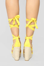 Load image into Gallery viewer, Easy Going Wedge - Yellow