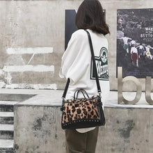 Load image into Gallery viewer, Leopard Plush Versatile Handbag  Single Shoulder Messenger Bag
