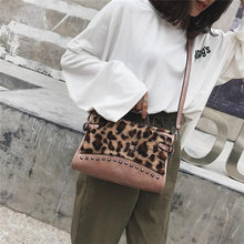 Load image into Gallery viewer, Leopard Plush Versatile Handbag  Single Shoulder Messenger Bag