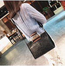 Load image into Gallery viewer, VICTORIA TOTE BAG