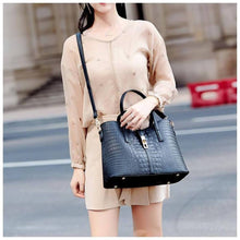 Load image into Gallery viewer, Luxury 3PC Women Rivet Handbags