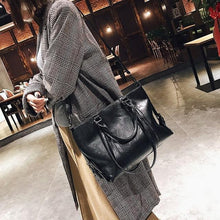 Load image into Gallery viewer, Brianna Shoulder Bag